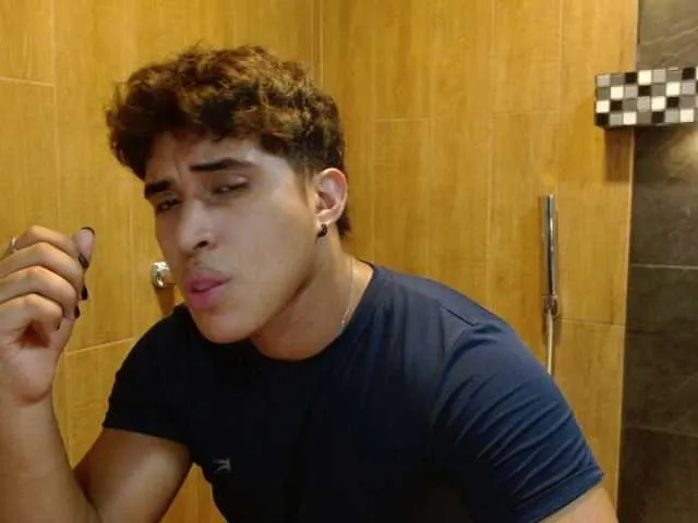 Live sex webcam photo for EdwardRaws #276166939