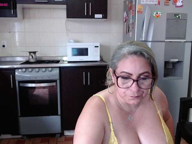 Live sex webcam photo for EelEeNna #272577353