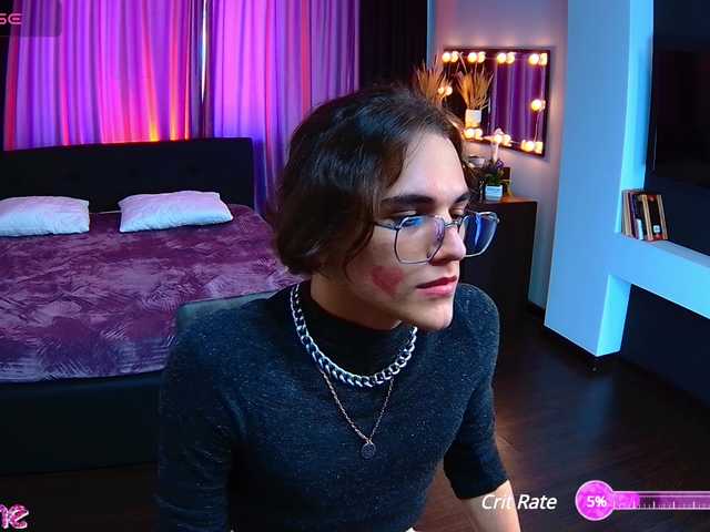 Live sex webcam photo for Eeleanor #277414667