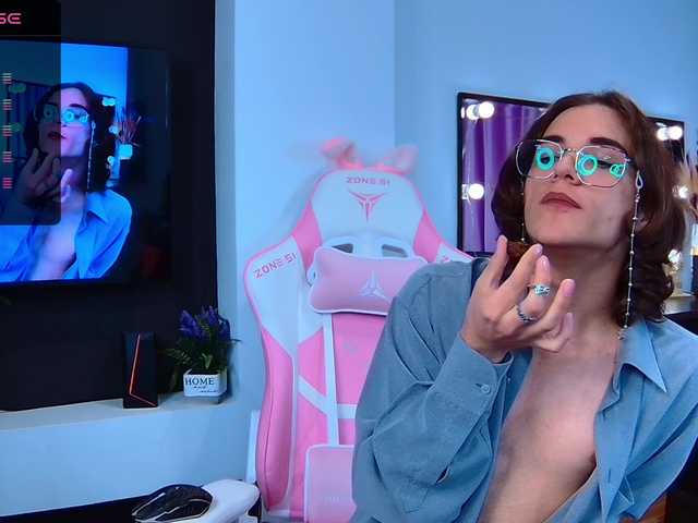 Live sex webcam photo for Eeleanor #277881194