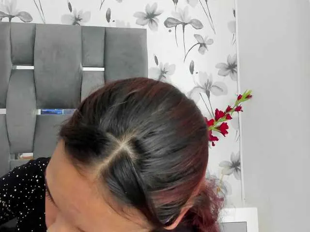 Live sex webcam photo for Ehotloveaxxx #291577670