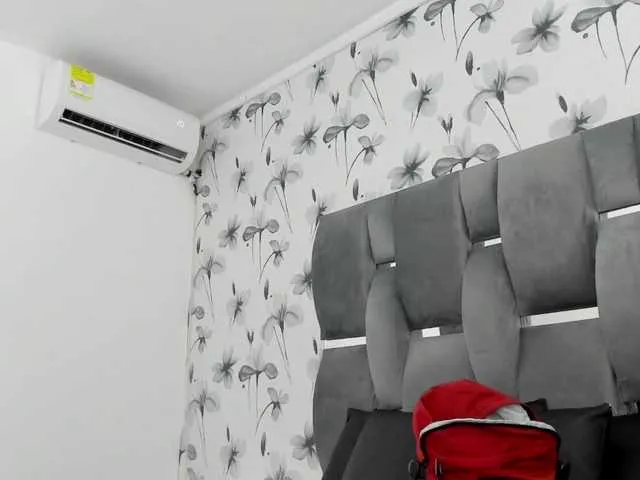 Live sex webcam photo for Ehotloveaxxx #291584052