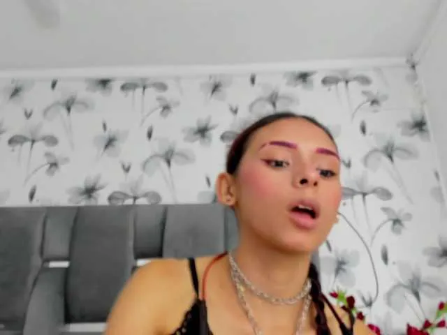 Live sex webcam photo for Ehotloveaxxx #291603881
