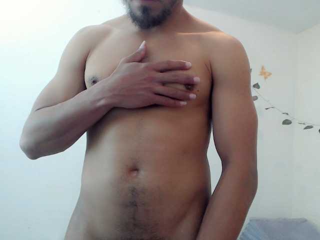 Live sex webcam photo for EidanBlack #277274780