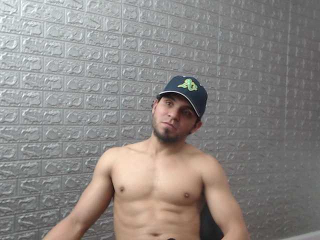 Live sex webcam photo for EidanBlack #278278261