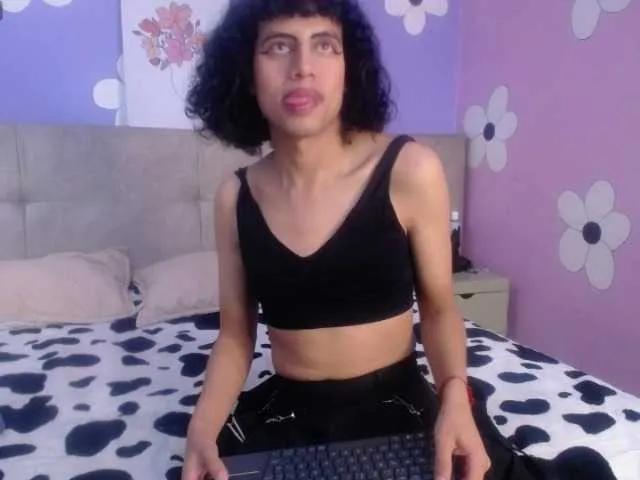 Live sex webcam photo for Eimyflorian #290422750