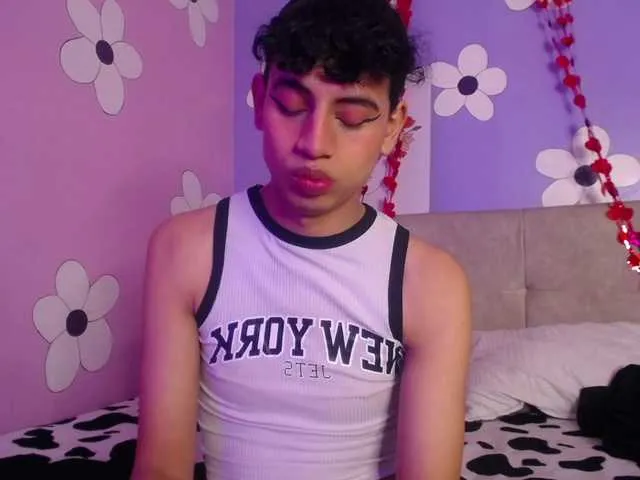 Live sex webcam photo for Eimyflorian #290541460