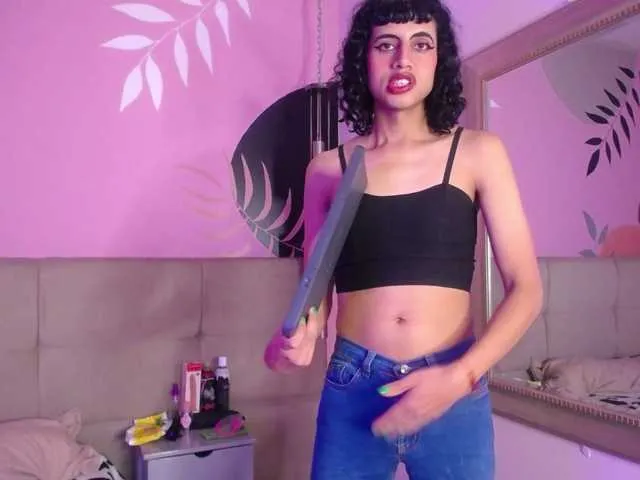 Live sex webcam photo for Eimyflorian #290716558