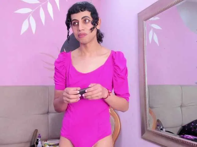 Live sex webcam photo for Eimyflorian #290992157