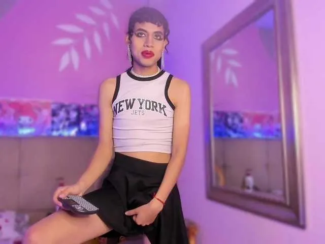 Live sex webcam photo for Eimyflorian #291331558
