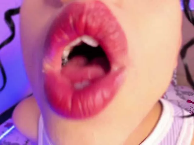 Live sex webcam photo for Eimyflorian #291473355