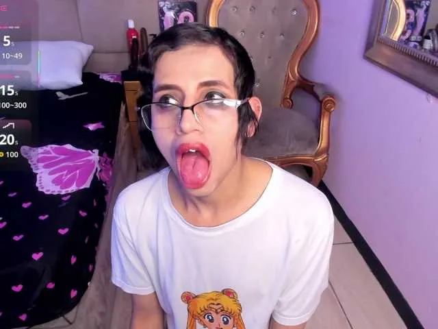 Live sex webcam photo for Eimyflorian #291804599