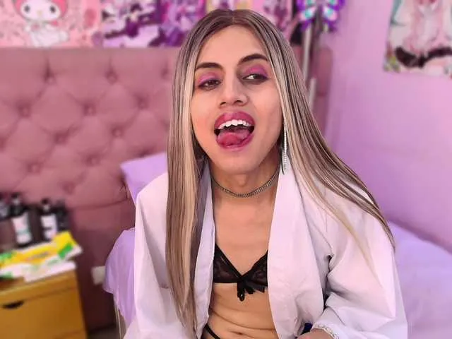 Live sex webcam photo for Eimyflorian #293275975