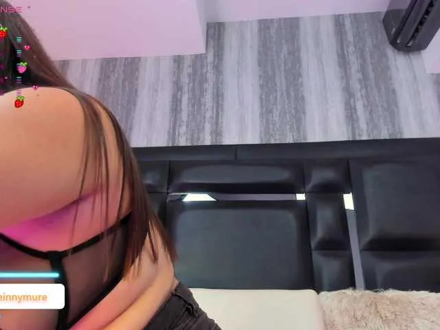 Live sex webcam photo for EinnyMure #290770467