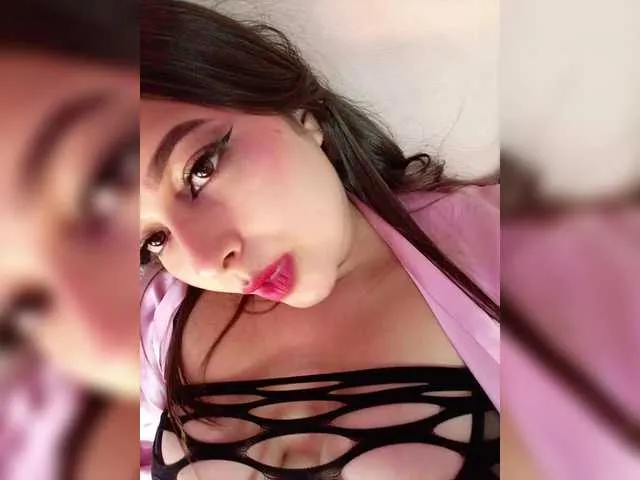Live sex webcam photo for EinnyMure #291165748