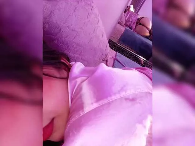 Live sex webcam photo for EinnyMure #291170896