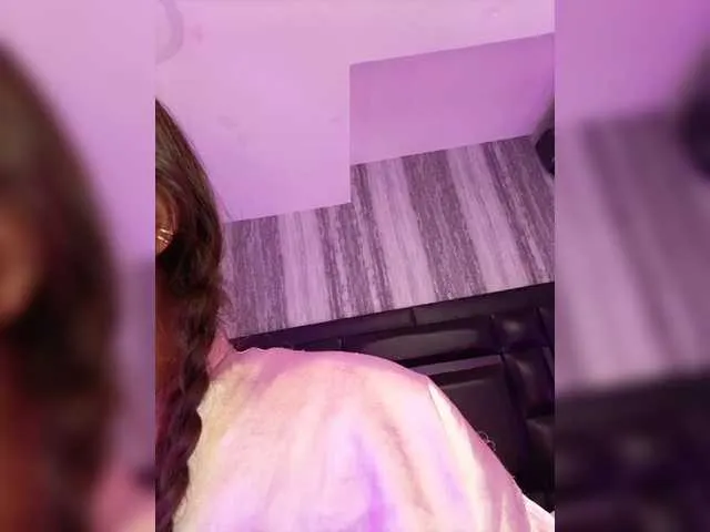 Live sex webcam photo for EinnyMure #291235413