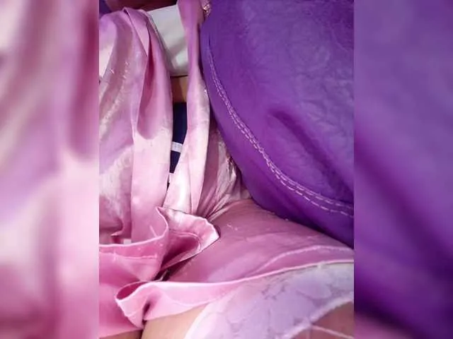 Live sex webcam photo for EinnyMure #291517647