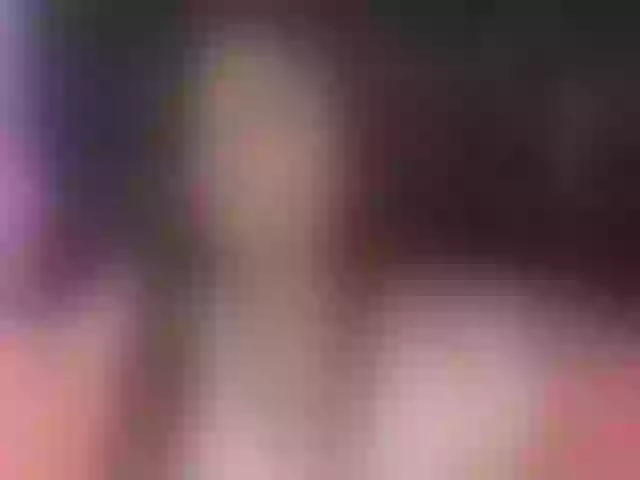 Live sex webcam photo for EinnyMure #292099373