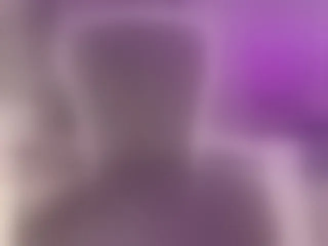Live sex webcam photo for EinnyMure #292638557
