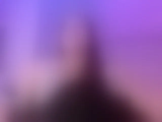 Live sex webcam photo for EinnyMure #293459886
