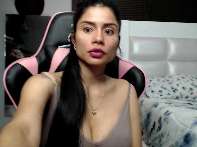 Live sex webcam photo for EinnynDulce #275689347