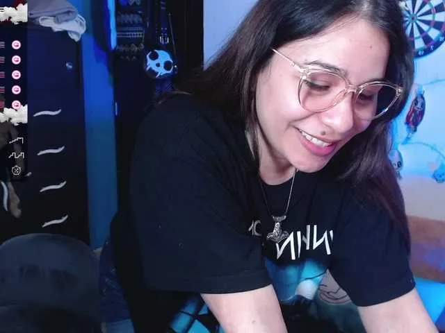 Live sex webcam photo for Eiraa #276413449