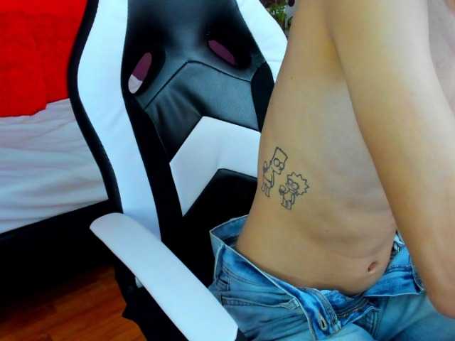 Live sex webcam photo for Eithanx #275469697