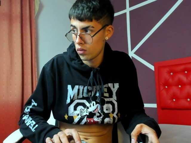 Live sex webcam photo for Eithanx #275750956