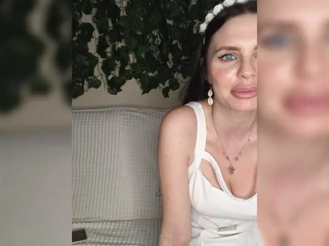 Live sex webcam photo for Eka7777 #277577245