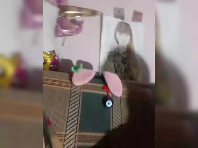 Live sex webcam photo for EksaCake #291181379