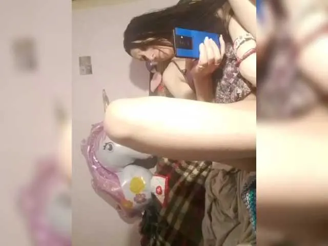 Live sex webcam photo for EksaCake #291402895