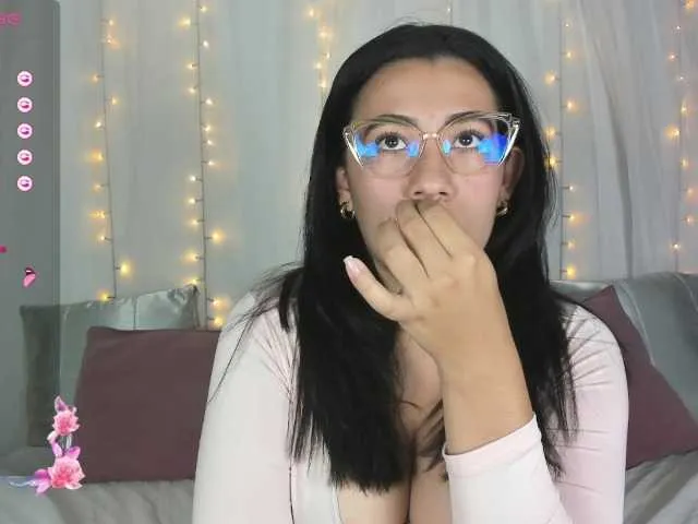 Live sex webcam photo for ElaBetan #286855837