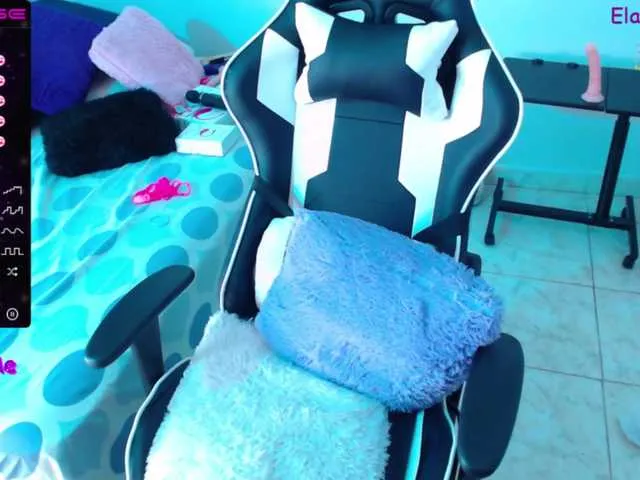 Live sex webcam photo for Elaajewel #273434766