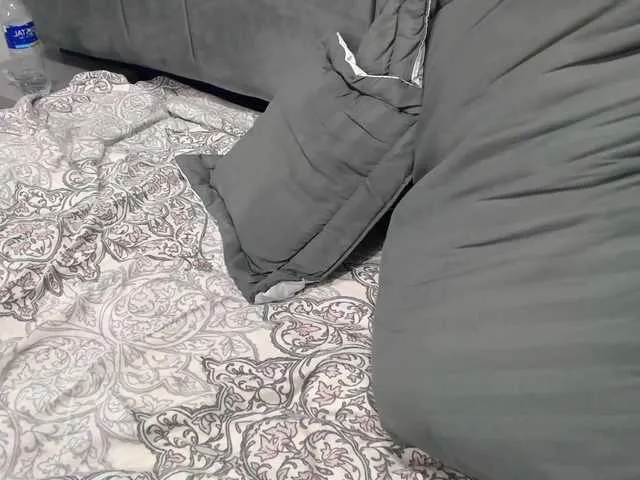 Live sex webcam photo for Elchamo-12 #275583579