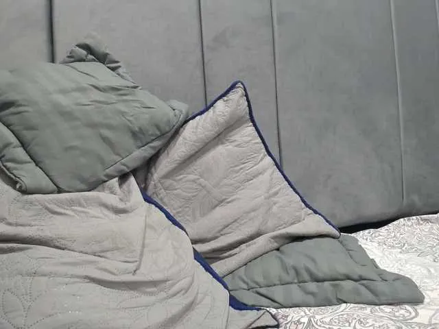 Live sex webcam photo for Elchamo-12 #275684923