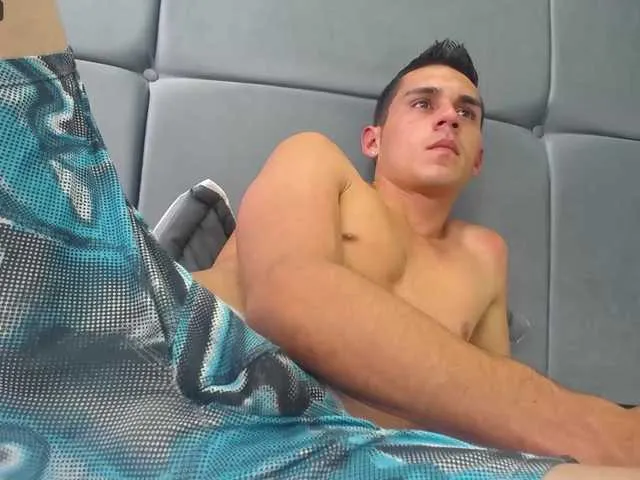 Live sex webcam photo for Elchamo-12 #275976485