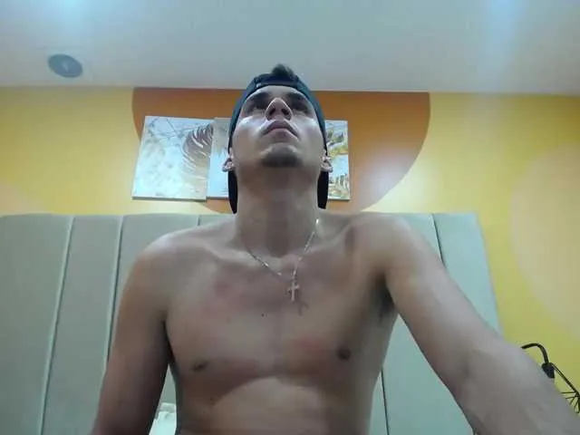 Live sex webcam photo for Elchamo-12 #276607260
