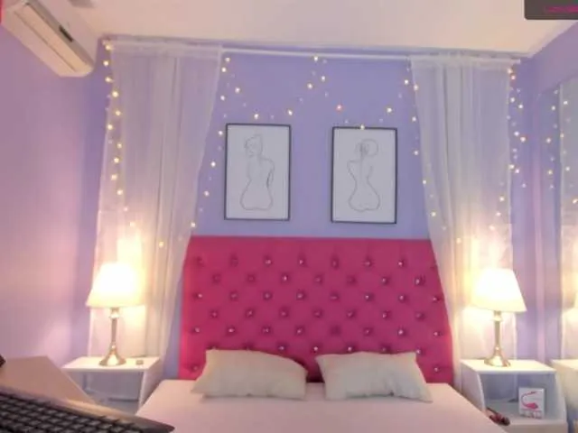 Live sex webcam photo for ElectraJones #272089925