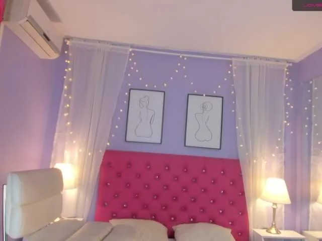 Live sex webcam photo for ElectraJones #272104379