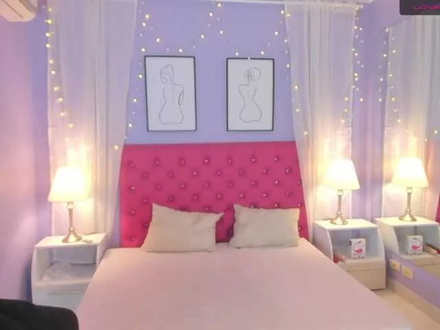 Live sex webcam photo for ElectraJones #272154181