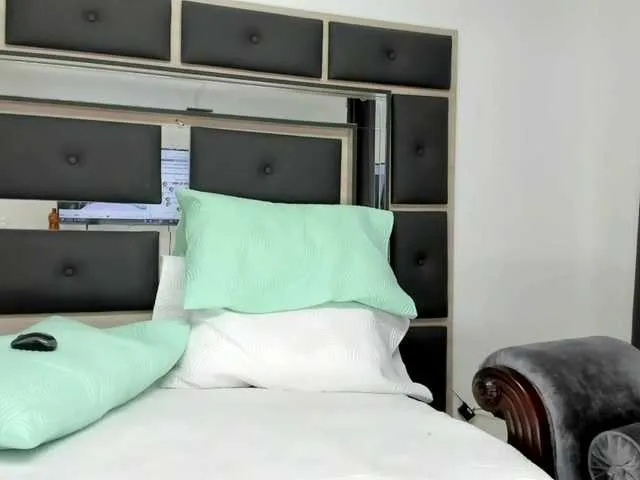 Live sex webcam photo for ElectraOh #272958206