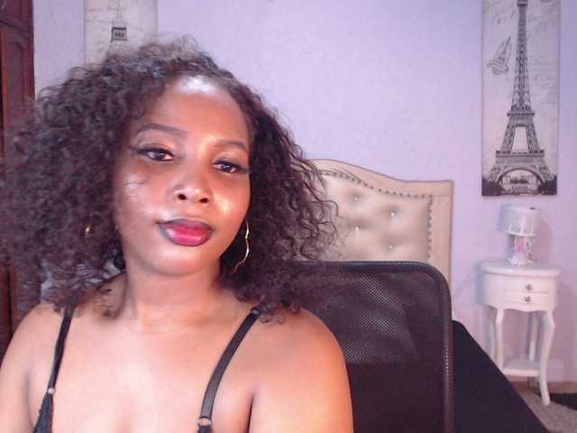 Live sex webcam photo for Electtraa #272594090