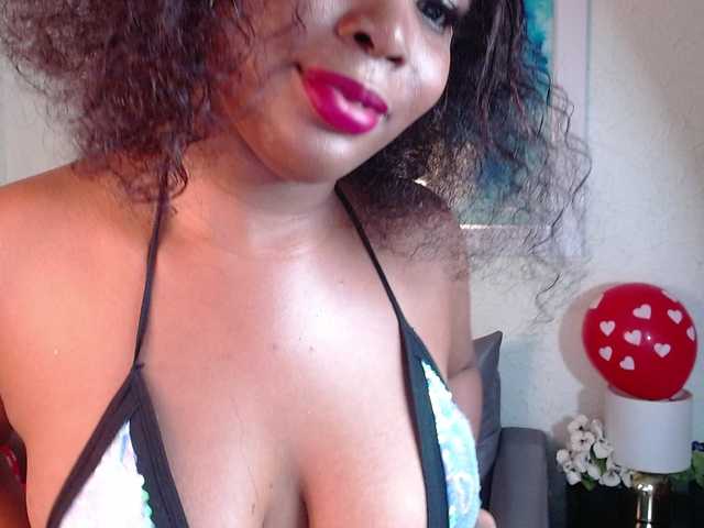 Live sex webcam photo for Electtraa #272707526