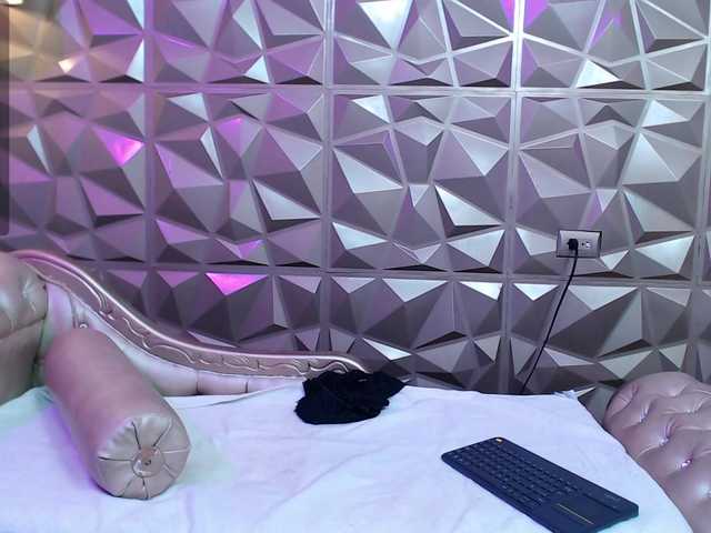 Live sex webcam photo for ElegantEve #288264507