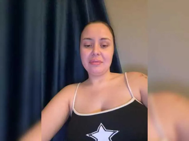 Live sex webcam photo for ElegantLady00 #290402721