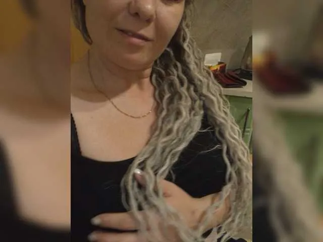 Live sex webcam photo for ElegantLady77 #273981159