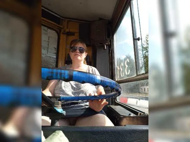 Live sex webcam photo for ElegantLady77 #274147076