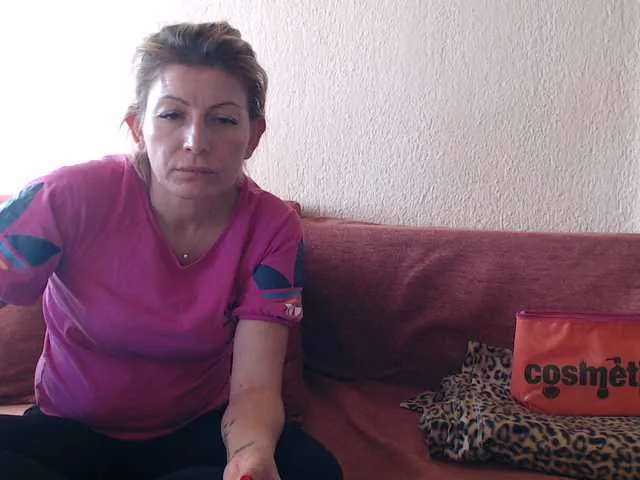 Live sex webcam photo for Elei2345 #276586703