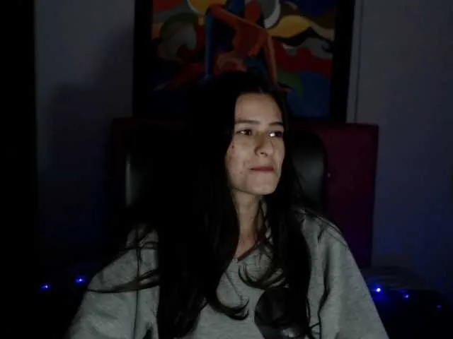 Live sex webcam photo for Elektra07 #271997416